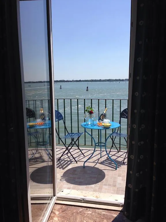 Casa Sulla Laguna Murano Italien